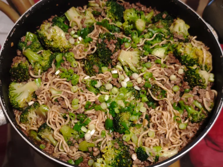 Vita cu brocoli si noodles