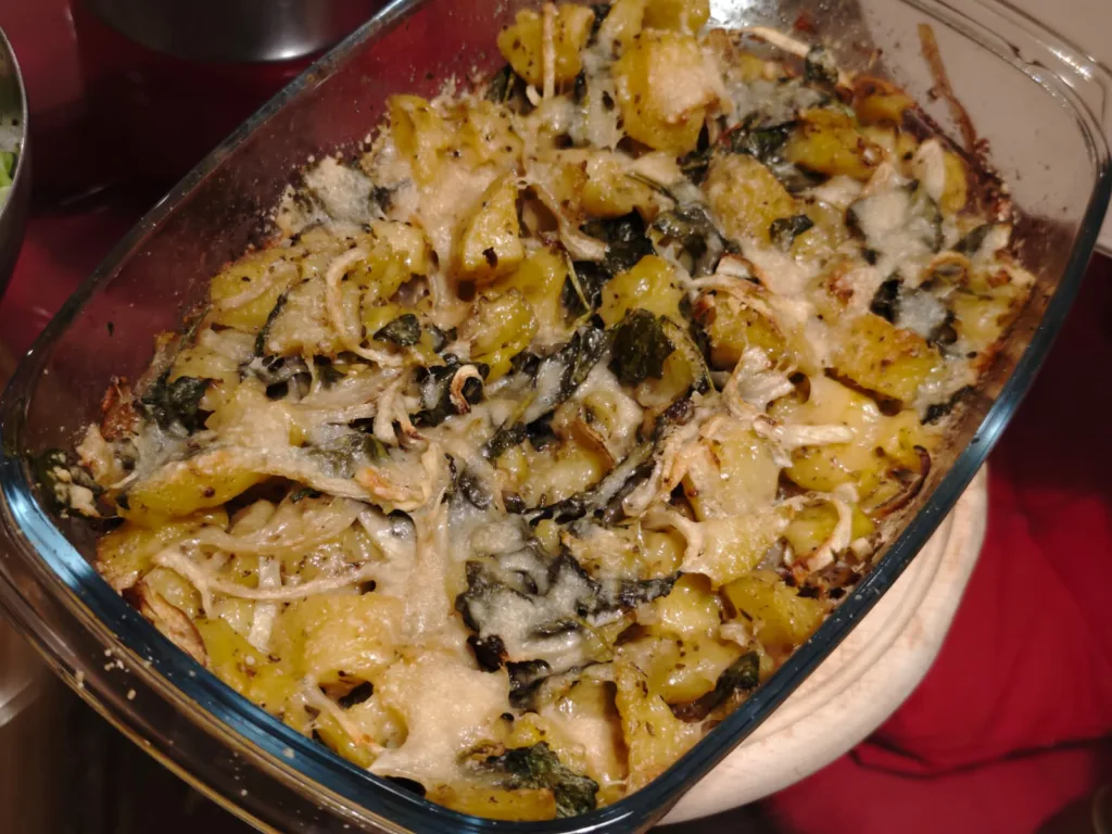 Cartofi cu spanac la cuptor