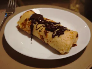 Clatite ardelenesti cu branza si ciocolata