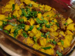 Cartofi cu iaurt la cuptor