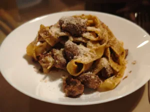 Fettuccine con le rigaglie di pollo