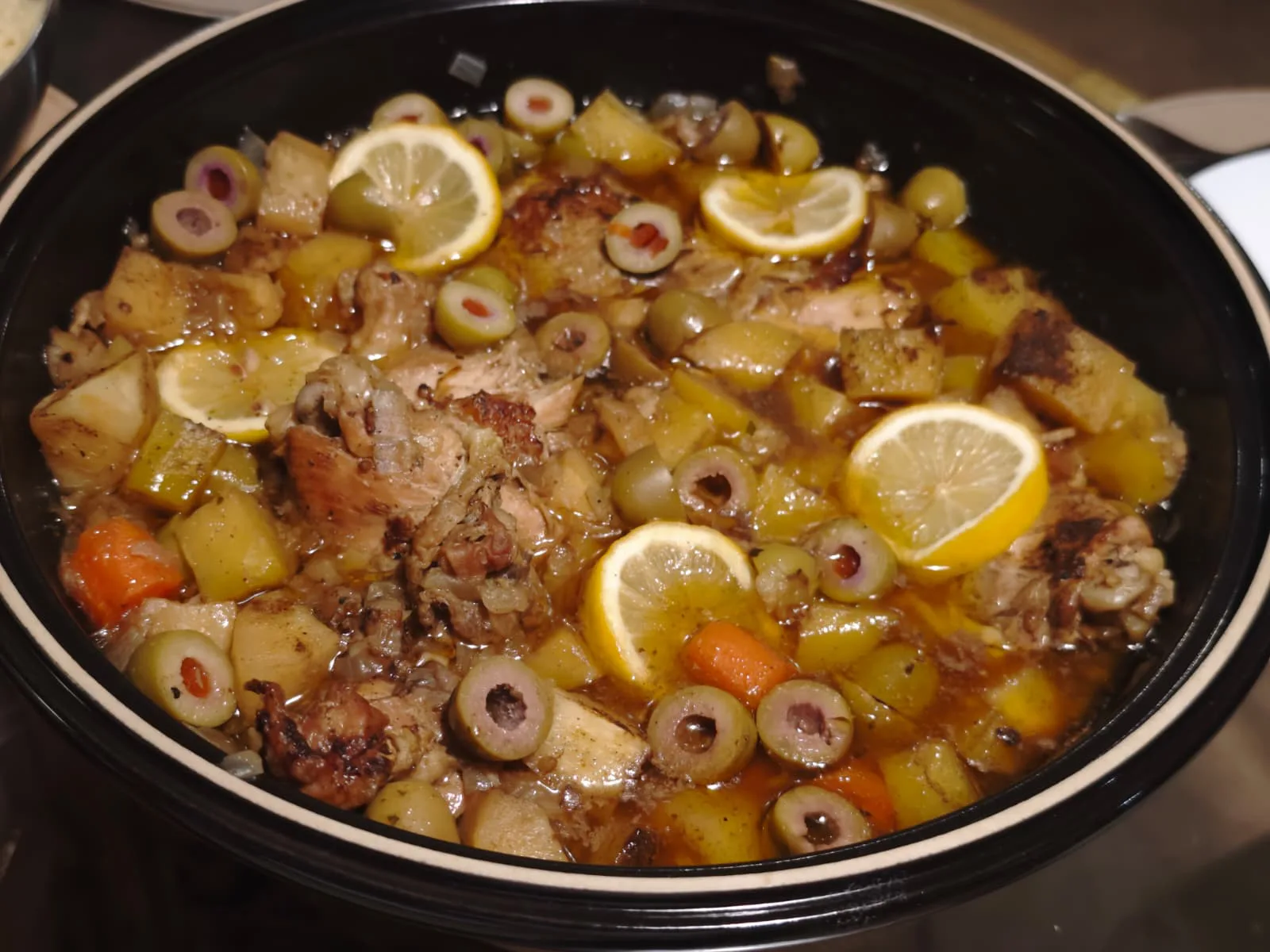 Tajine de pui cu masline verzi