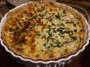 Quiche cu somon afumat si sparanghel
