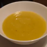 Supa crema de dovlecei si patrunjel radacina