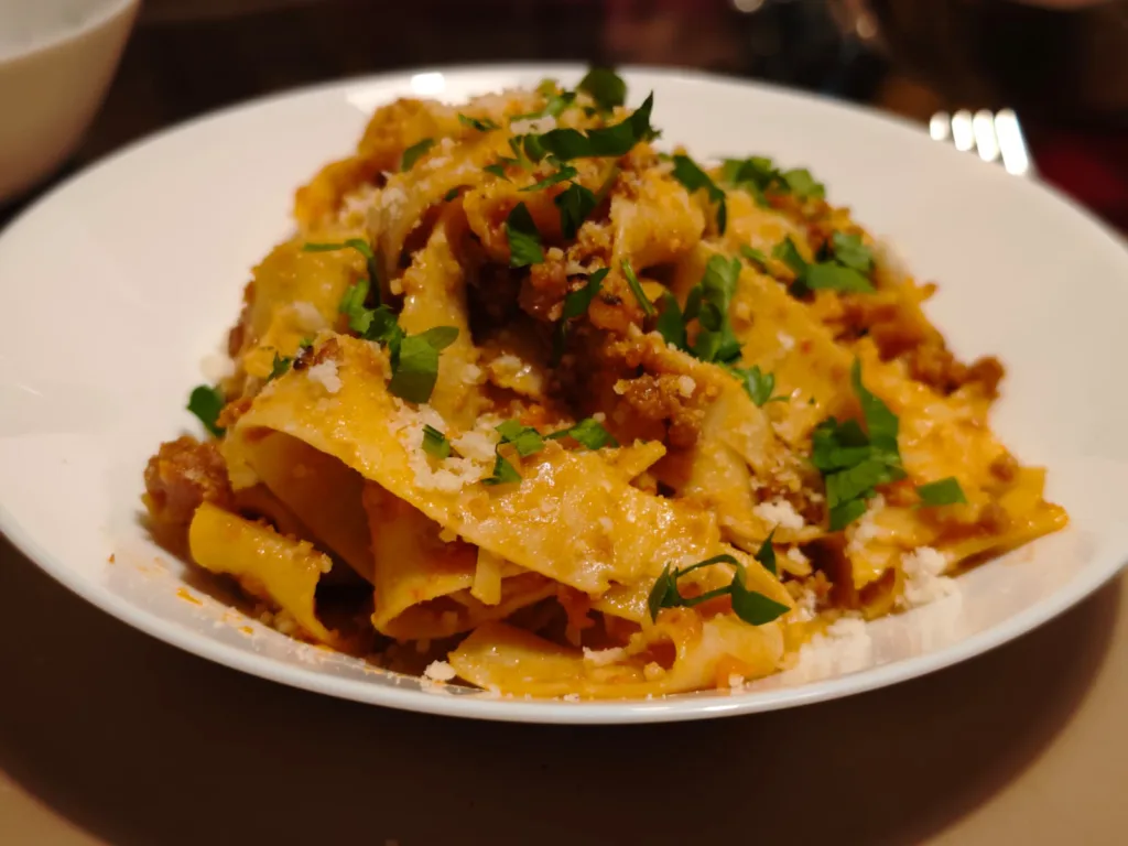Pappardelle al ragu di salsiccia