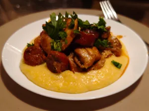 Pui cu chorizo in sos de vin