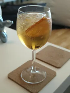 Amaretto spritz