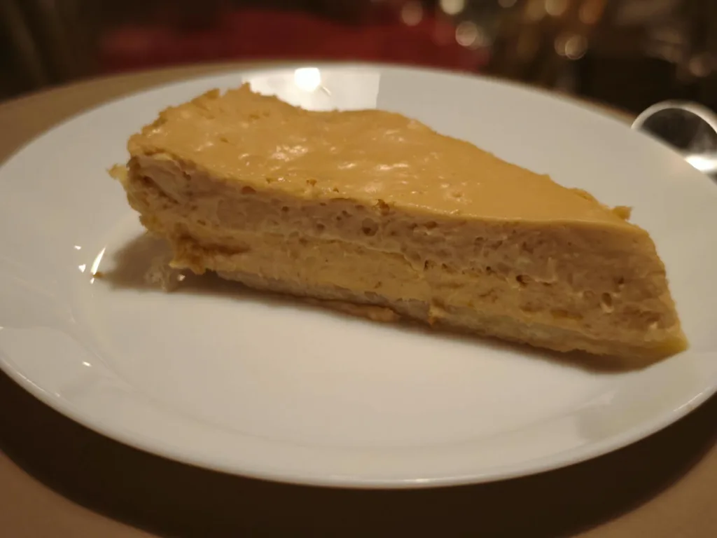 Tarta cu caise si caramel