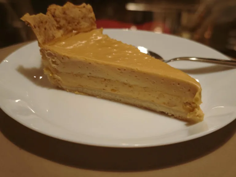 Tarta cu caise si caramel