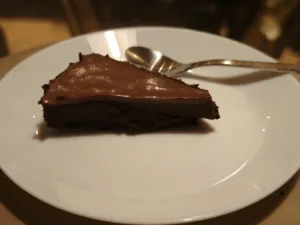 Tarta de ciocolata cu prune
