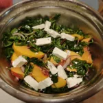 Salata rucola cu nectarine