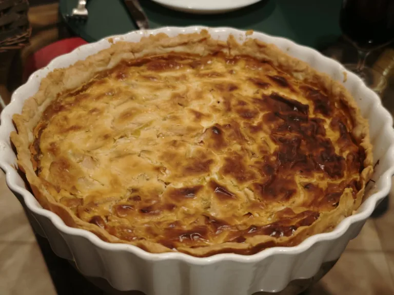 Tarta cu branza si mere